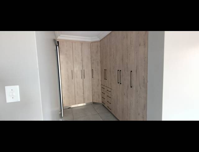 4 BEDROOM DUPLEX TO LET IN MODEL PARK